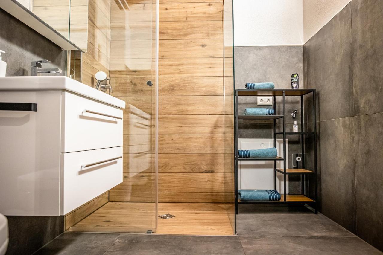 Ferienwohnung Bodenseesuite In ฟรีดริชส์ฮาเฟน ภายนอก รูปภาพ