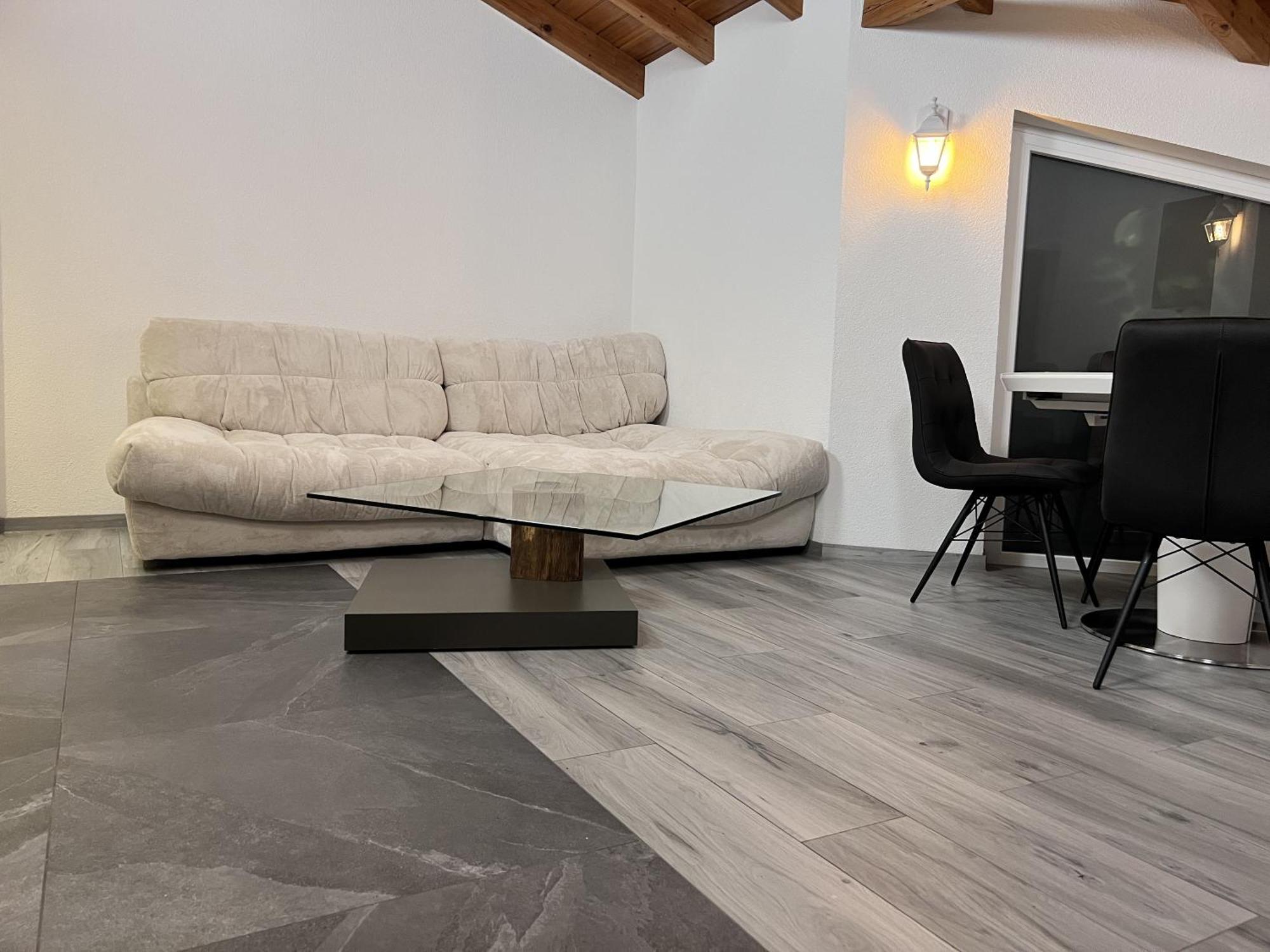 Ferienwohnung Bodenseesuite In ฟรีดริชส์ฮาเฟน ภายนอก รูปภาพ